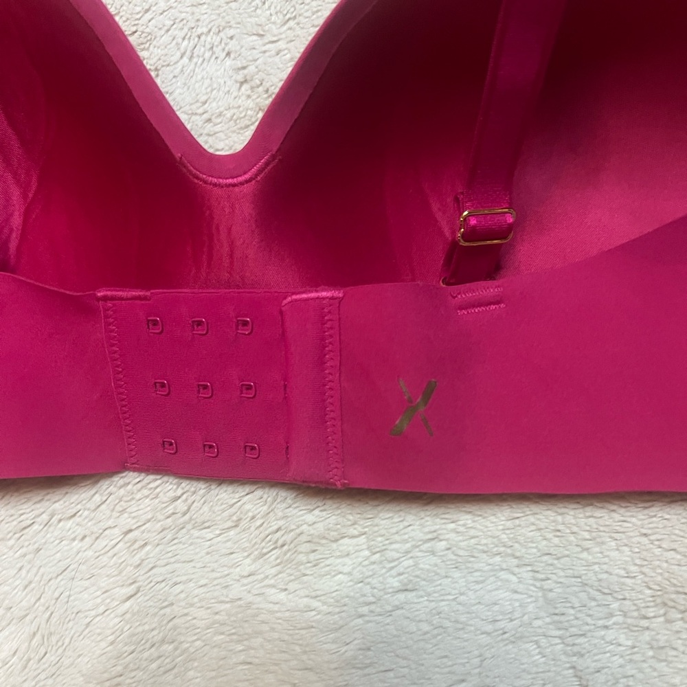Knix Deep Pink Seamless Bra - Picture 5 of 8